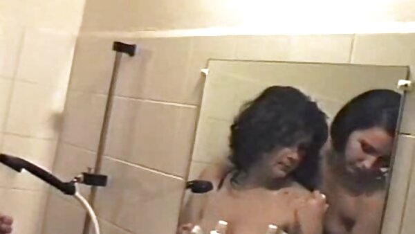 اثنان مخنثين جذابين مع سكس مترجم محارم جديد أجساد لطيفة يمارس الجنس مع بعضهما البعض
